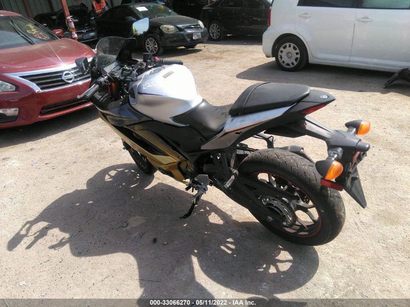 2020 YAMAHA YZFR3 A MH3RH18Y2LK003945