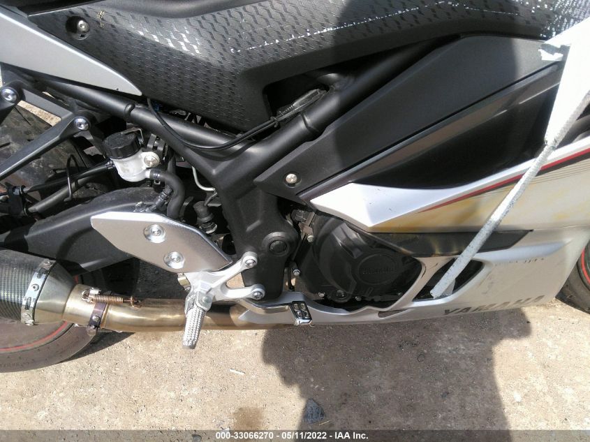 2020 YAMAHA YZFR3 A MH3RH18Y2LK003945