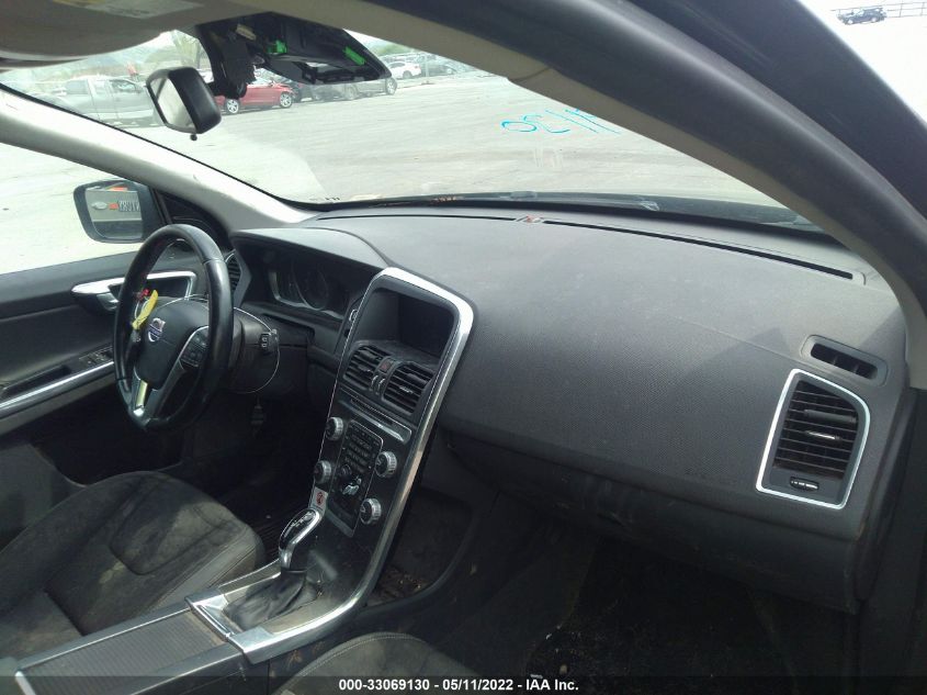 2015 VOLVO XC60 T5 DRIVE-E YV440MDJ9F2689557