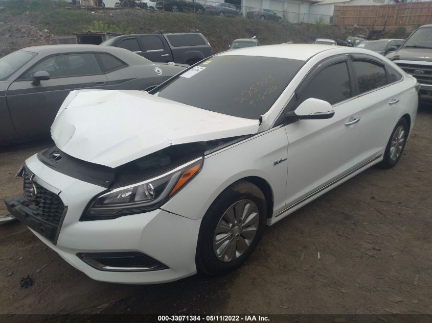 2017 HYUNDAI SONATA HYBRID SE KMHE24L32HA063373
