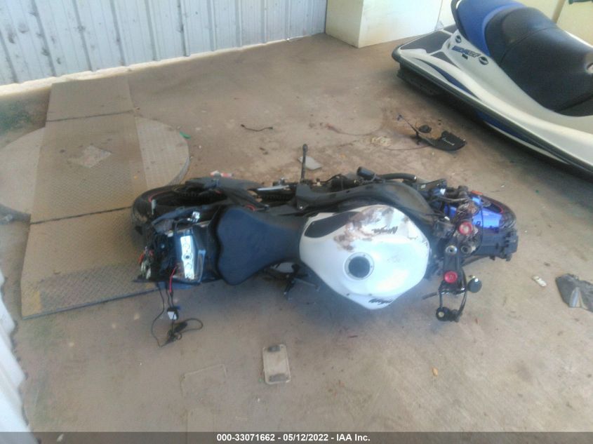 2013 KAWASAKI ZX636 E JKBZXJE16DA007051