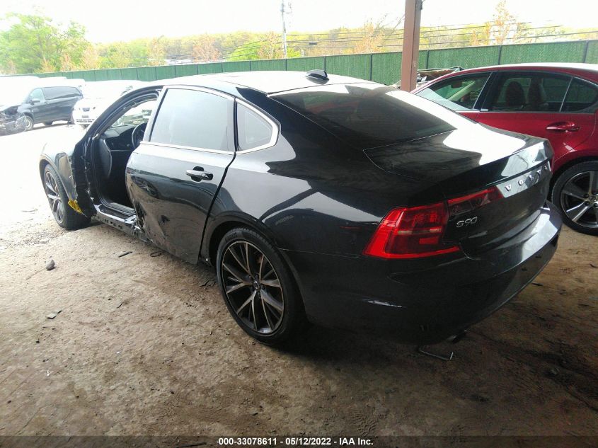 2018 VOLVO S90 MOMENTUM LVY982MKXJP038893