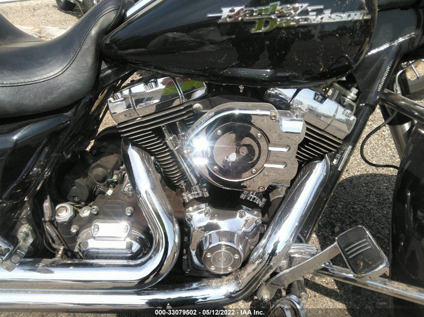 2010 HARLEY-DAVIDSON FLHX 1HD1KB413AB672376