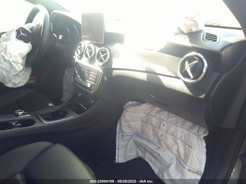 2019 MERCEDES-BENZ CLA WDDSJ4GB4KN719946