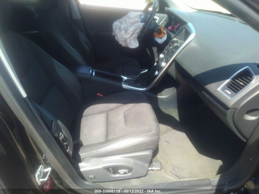 2015 VOLVO XC60 T5 DRIVE-E YV440MDJ9F2745545