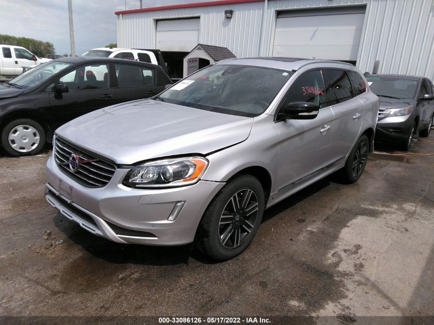 2017 VOLVO XC60 T5/DYNAMIC YV440MRR0H2076048