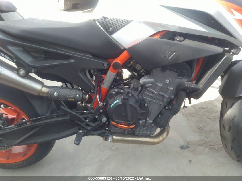 2021 KTM 890 DUKE R VBKTU9401MM811044