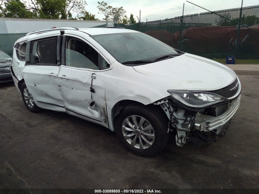 VIN 2C4RC1BG3JR354956 2018 CHRYSLER PACIFICA TOURING L