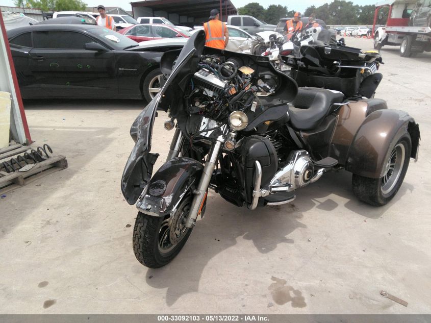 2013 HARLEY-DAVIDSON FLHTCUTG TRI GLIDE ULTRA CLSS/ANNV 1HD1MAM26DB853182