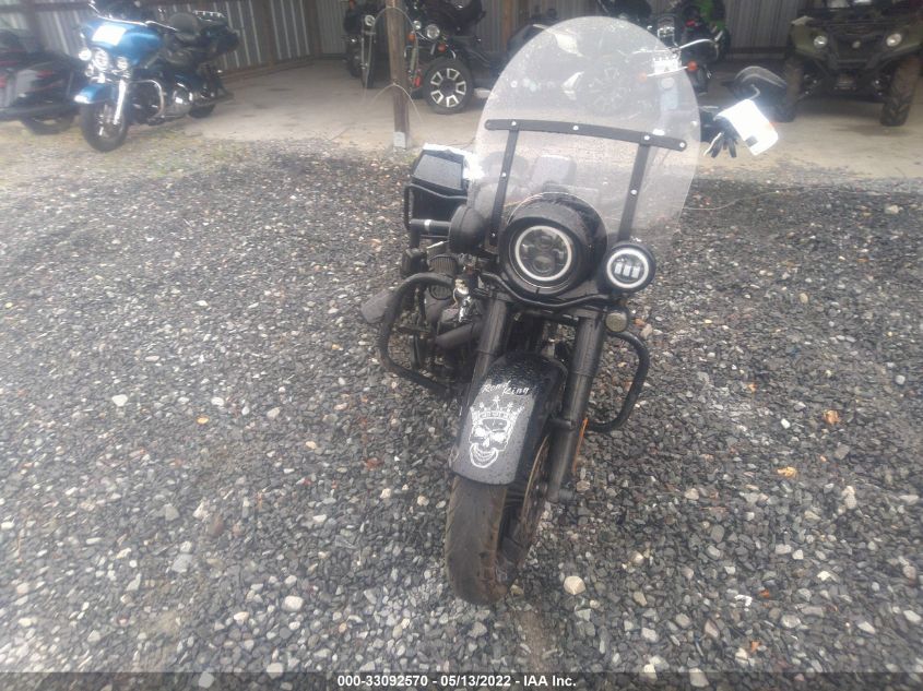 2017 HARLEY-DAVIDSON FLHRXS 1HD1KVC28HB683718