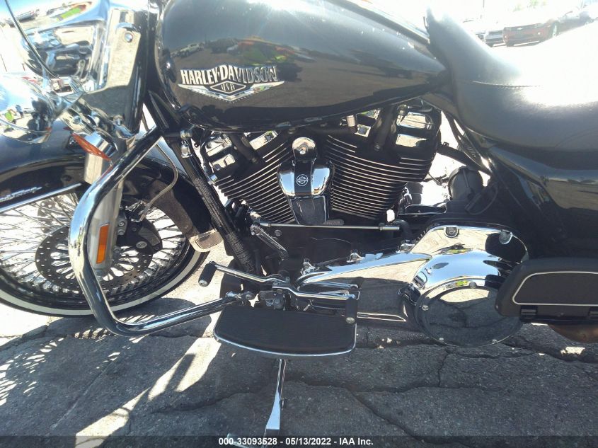 2018 HARLEY-DAVIDSON FLHR ROAD KING 1HD1FBC38JB649778