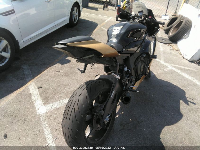 2020 YAMAHA YZFR1 JYARN66Y1LA000320