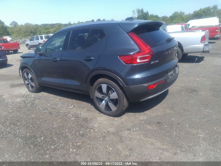 2021 VOLVO XC40 MOMENTUM YV4162UK2M2537910