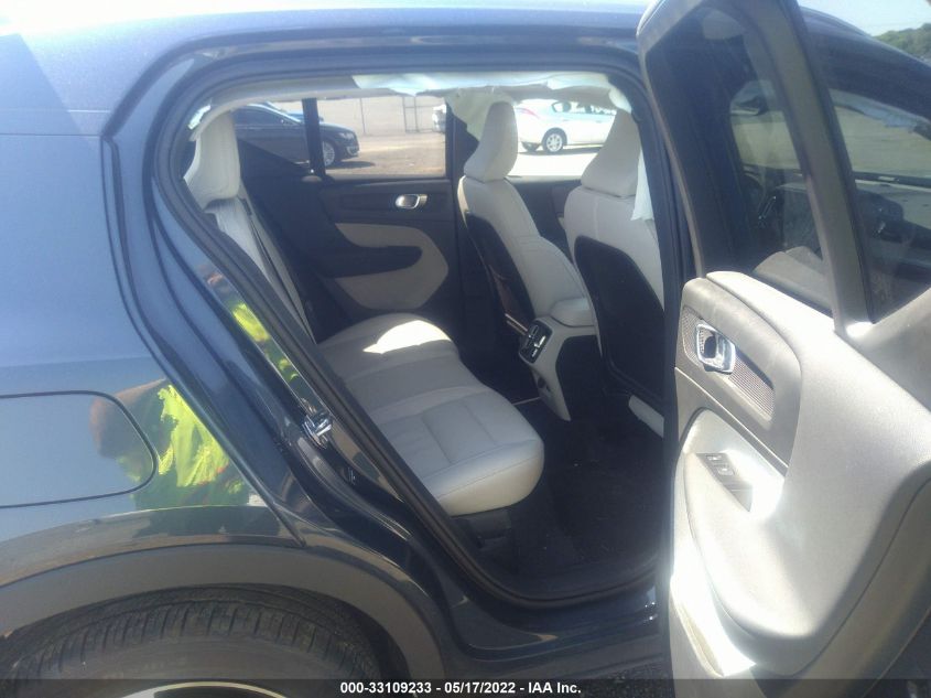 2021 VOLVO XC40 MOMENTUM YV4162UK2M2537910