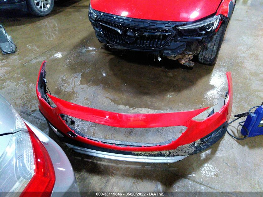 2018 BUICK REGAL TOURX ESSENCE W04GV8SXXJ1076159