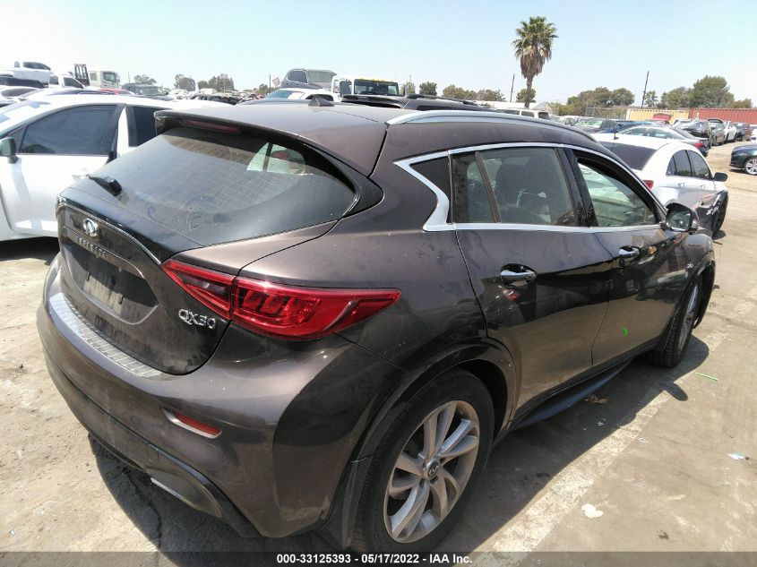 2018 INFINITI QX30 PREMIUM SJKCH5CP7JA057056