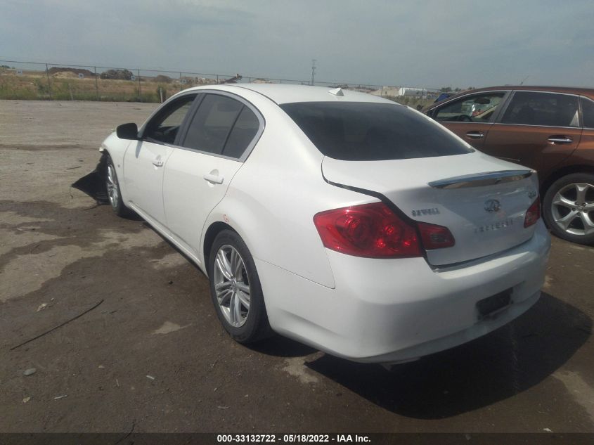 2015 INFINITI Q40 JN1CV6APXFM500393