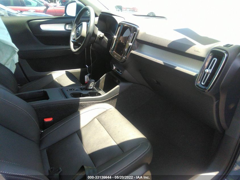 2021 VOLVO XC40 MOMENTUM YV4AC2HK8M2542354