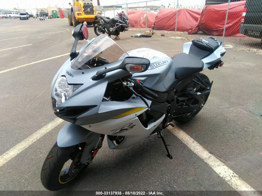 2022 SUZUKI GSX-R600 JS1GN7FA1N7100335