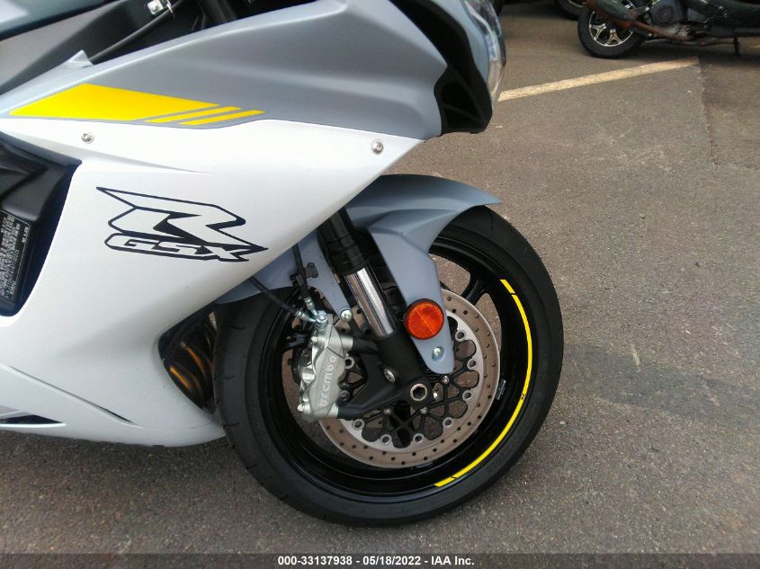 2022 SUZUKI GSX-R600 JS1GN7FA1N7100335