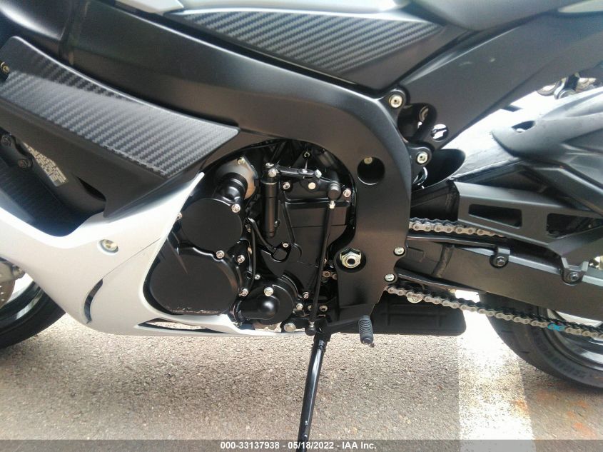 2022 SUZUKI GSX-R600 JS1GN7FA1N7100335
