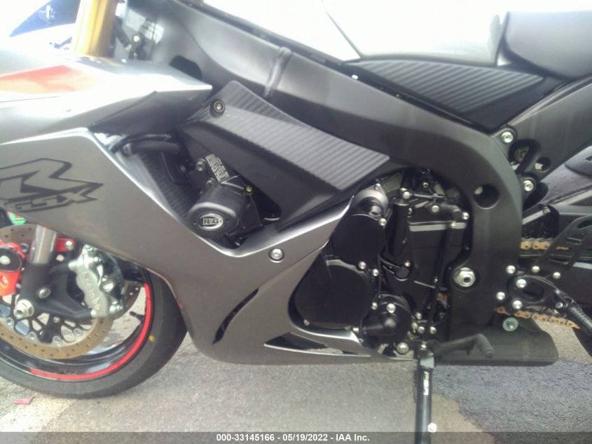 2021 SUZUKI GSX-R750 JS1GR7MA4M7100612