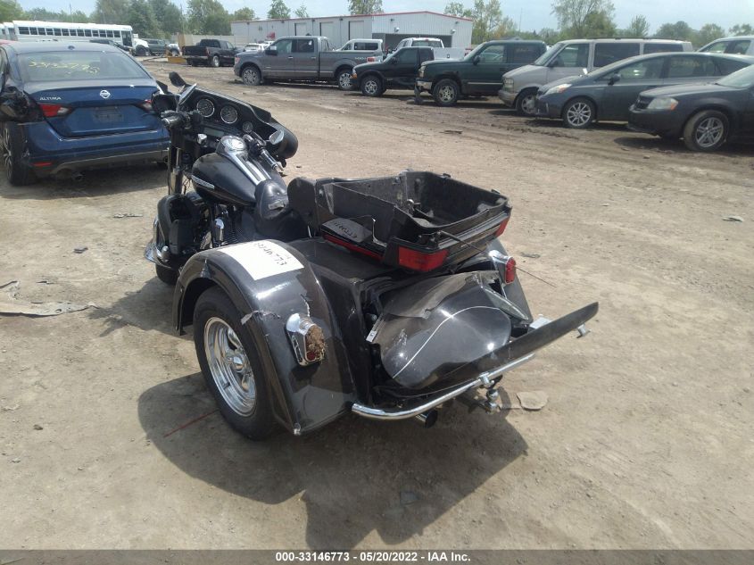2011 HARLEY-DAVIDSON FLHTK 1HD1KEM18BB611530