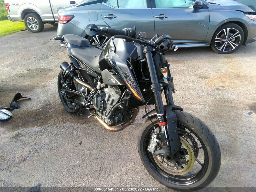 2021 KTM 890 DUKE R VBKTU9407MM812196