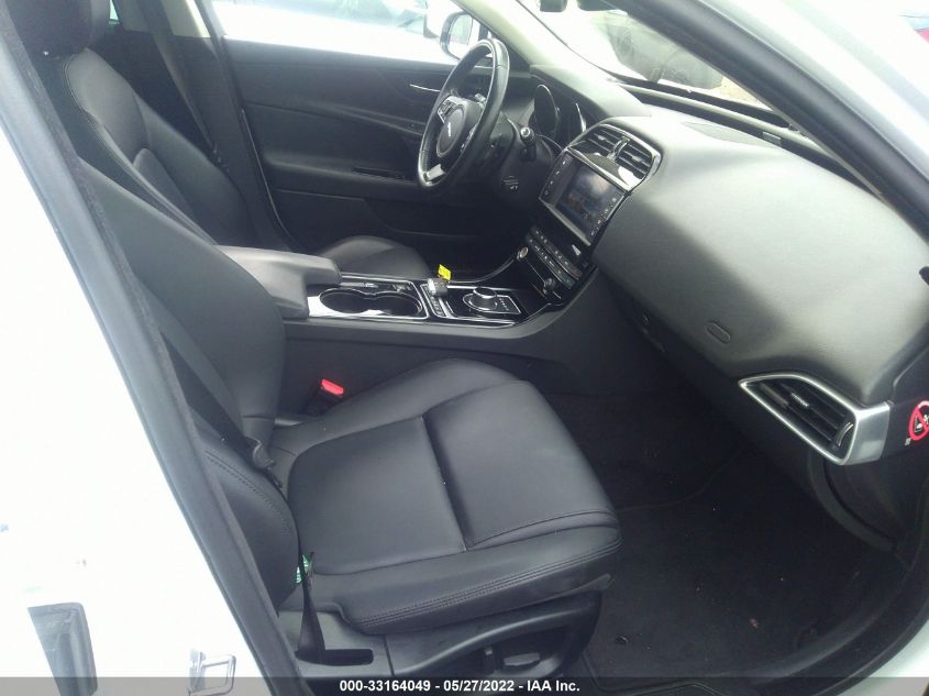 2017 JAGUAR XE SAJAD4BG5HA975160