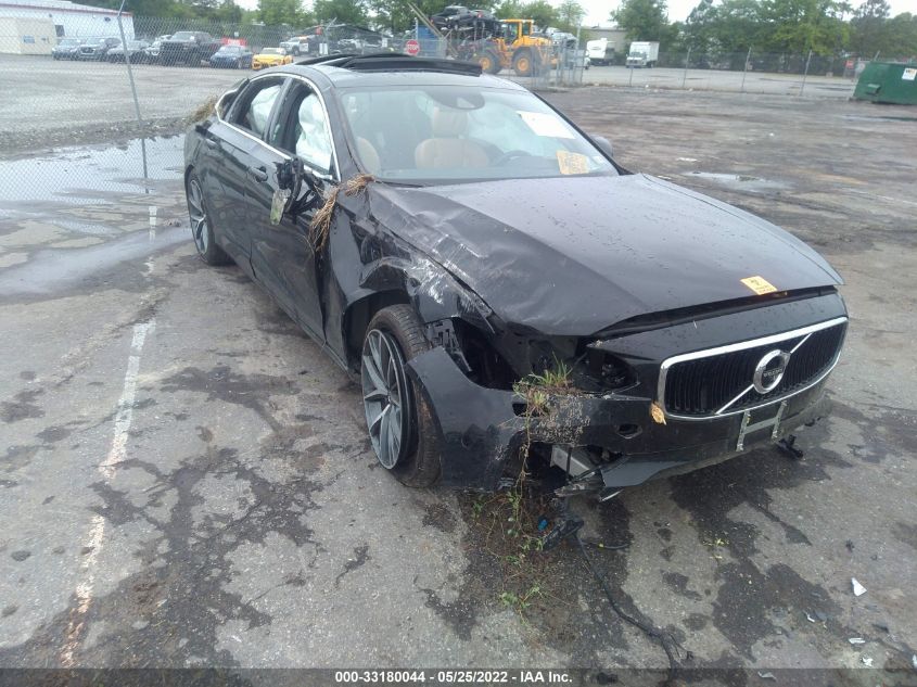 2018 VOLVO S90 MOMENTUM LVY102MK1JP056140