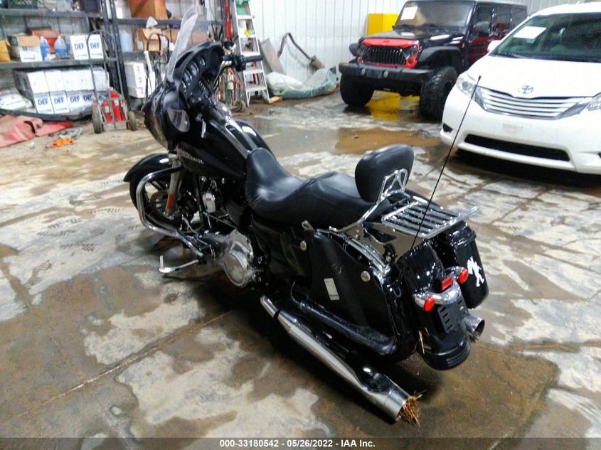 2016 HARLEY-DAVIDSON FLHX STREET GLIDE 1HD1KBM18GB658188