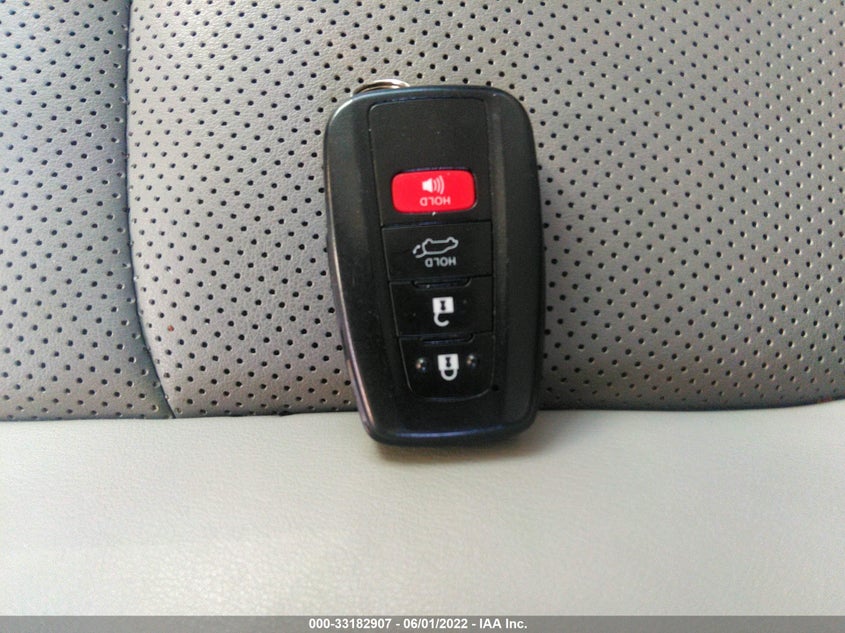 Image 11 of 2019 TOYOTA RAV4  salvage vehicle - Lot #33182907 at IAAI