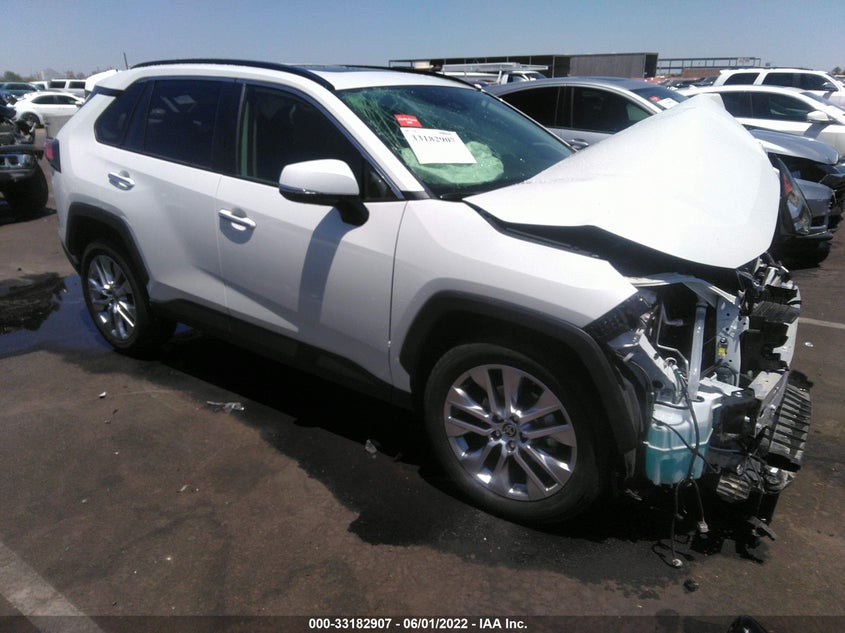 Image 1 of 2019 TOYOTA RAV4  salvage vehicle - Lot #33182907 at IAAI