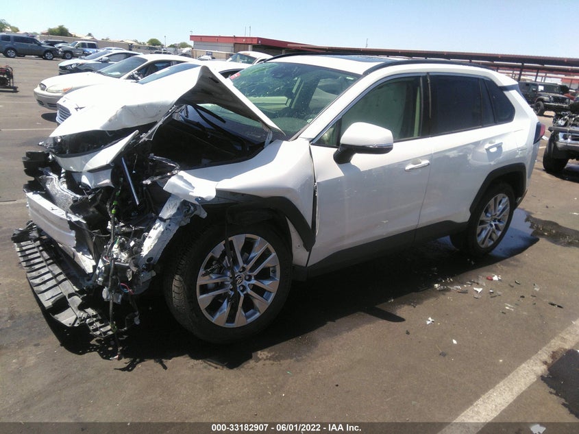 Image 2 of 2019 TOYOTA RAV4  salvage vehicle - Lot #33182907 at IAAI