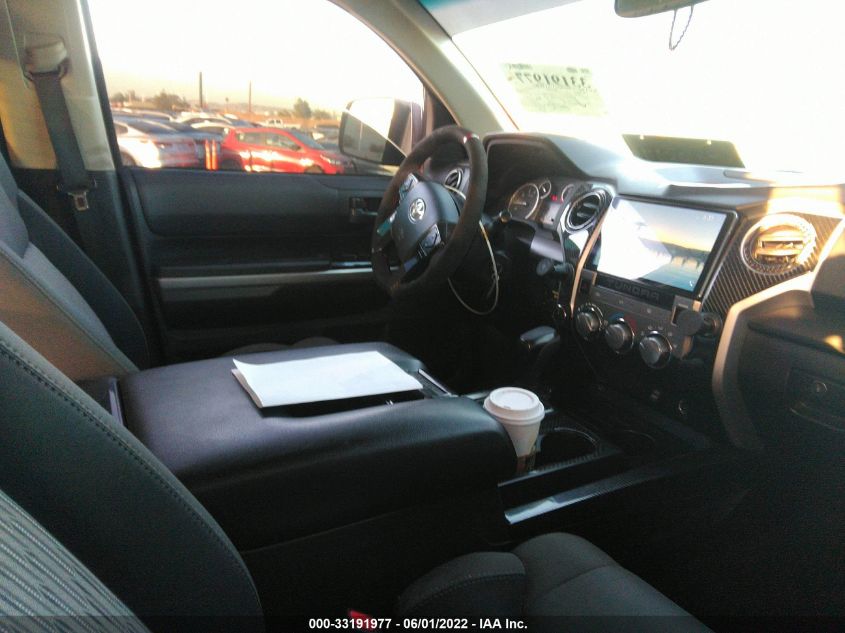 2017 TOYOTA TUNDRA 4WD SR5/TRD PRO 5TFDY5F17HX637784