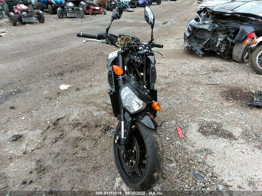 2016 YAMAHA FZ09 JYARN33E6GA010386