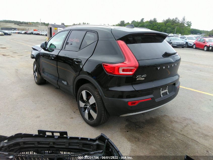 2020 VOLVO XC40 MOMENTUM YV4162UK1L2203575