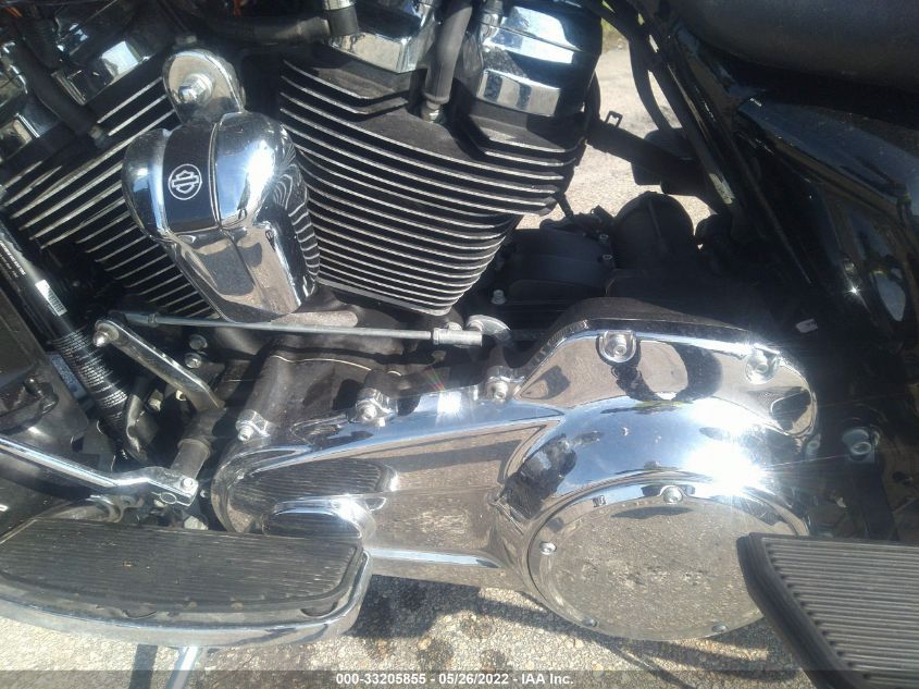 2021 HARLEY-DAVIDSON FLHR 1HD1FBC1XMB637229