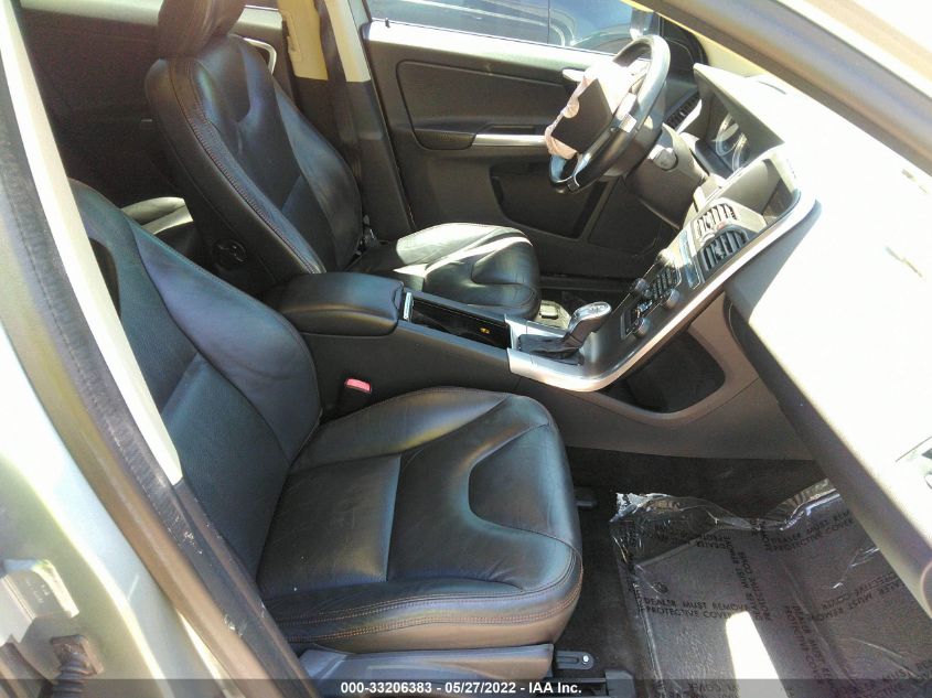 2013 VOLVO XC60 T6 YV4902DZ7D2466981
