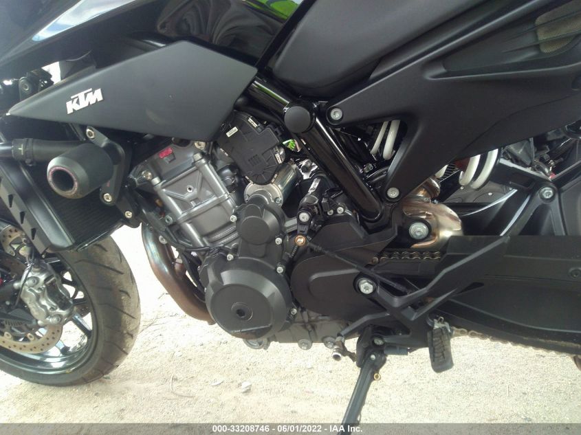 2021 KTM 890 DUKE R VBKTU9409MM812152
