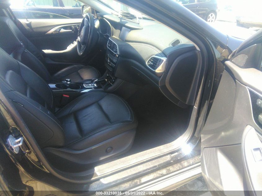 2017 INFINITI QX30 LUXURY SJKCH5CR1HA032374