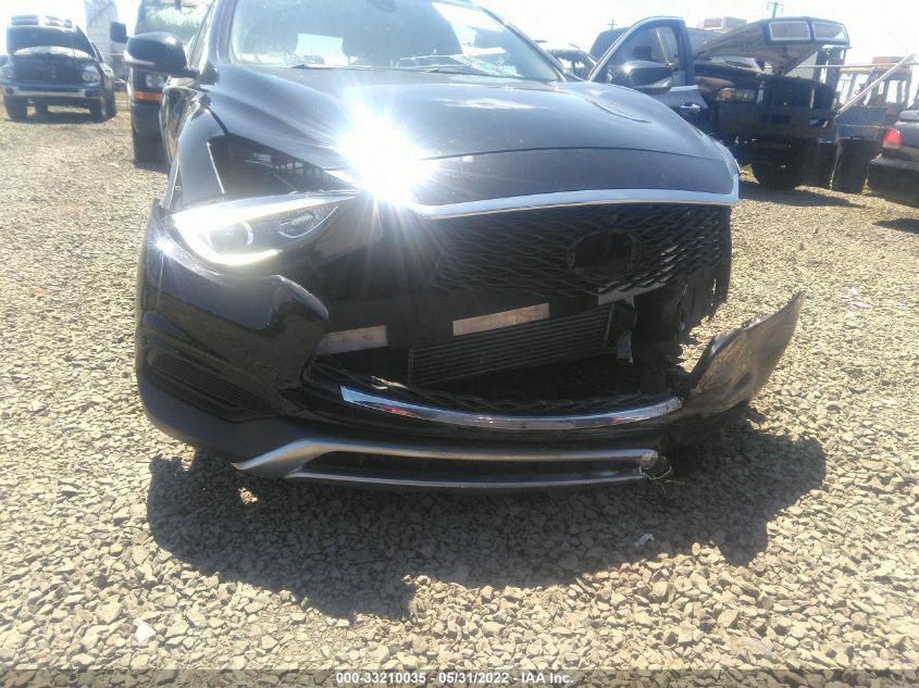 2017 INFINITI QX30 LUXURY SJKCH5CR1HA032374