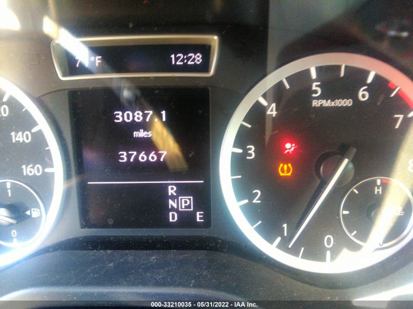 2017 INFINITI QX30 LUXURY SJKCH5CR1HA032374
