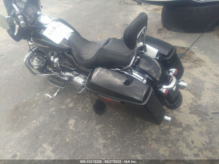 2017 HARLEY-DAVIDSON FLHX STREET GLIDE 1HD1KBC1XHB604281