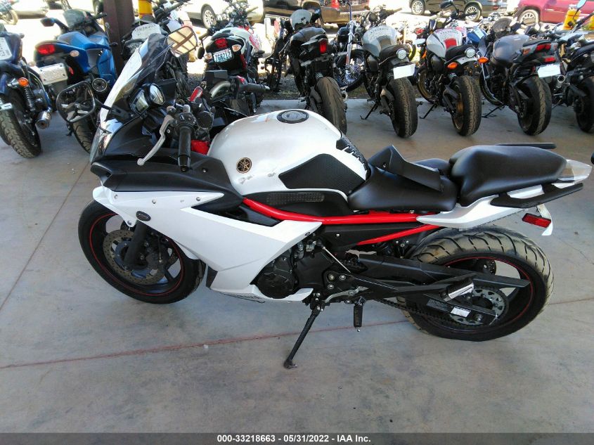 2013 YAMAHA FZ6 R JYARJ18E8DA011656