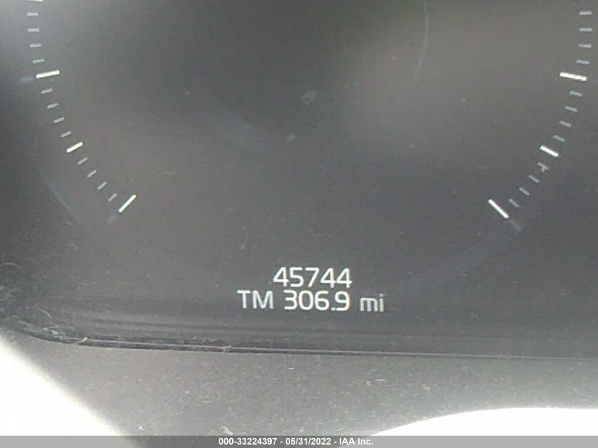 2016 VOLVO XC90 T6 MOMENTUM YV4A22PK9G1066582