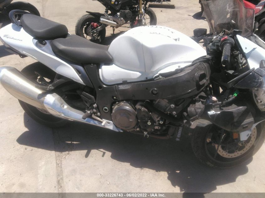 2022 SUZUKI GSX1300 RR JS1EJ11B4N7101723