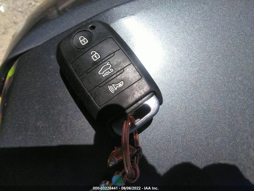 2016 KIA CADENZA PREMIUM KNALN4D74G5209703