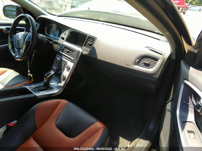 2017 VOLVO V60 CROSS COUNTRY YV440MWK7H1029600