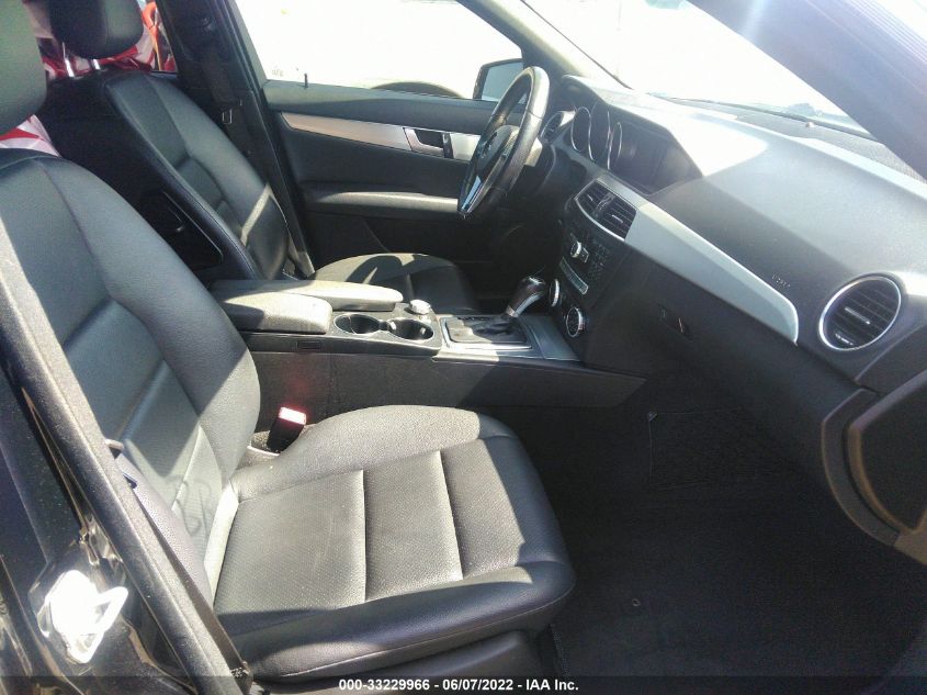 2013 MERCEDES-BENZ C-CLASS C 250 LUXURY WDDGF4HB5DA779377